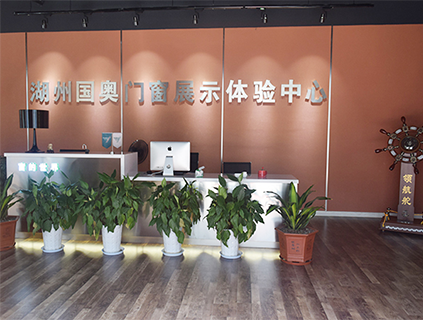 南潯門窗廠家分享金剛網(wǎng)一體窗和系統(tǒng)窗的核心區(qū)別